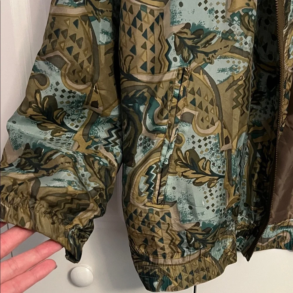Women's Patterned Bomber Jacket - Picture 3 of 7